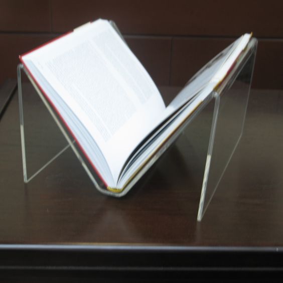 atril metacrilato con libro